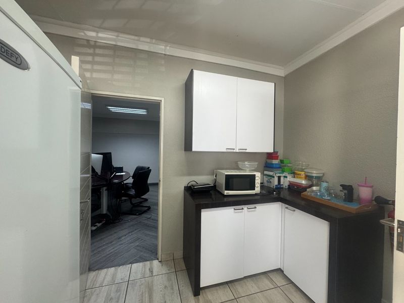 Commercial offices - PRICE EXCLUDES VAT - Photo 6