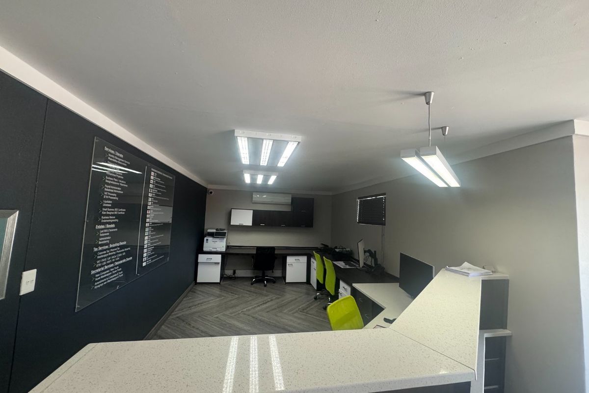 Commercial offices - PRICE EXCLUDES VAT - Photo 2