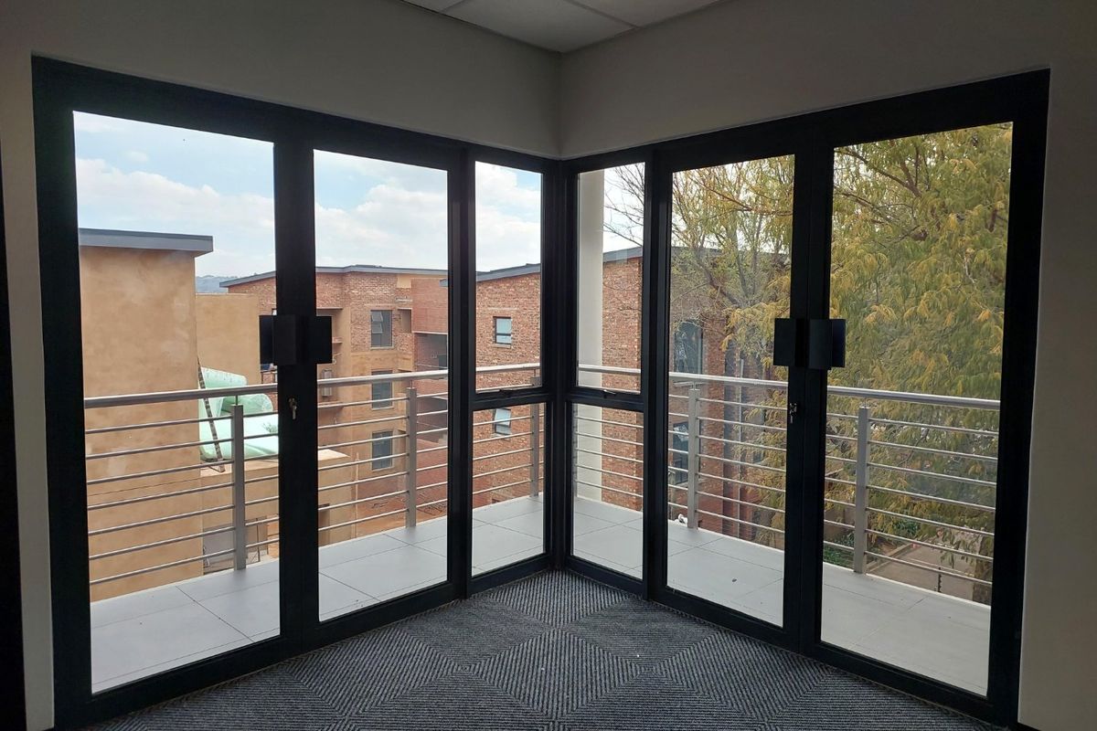 MOVE-IN READY FURNISHED OFFICE IN RIVONIA - Photo 4