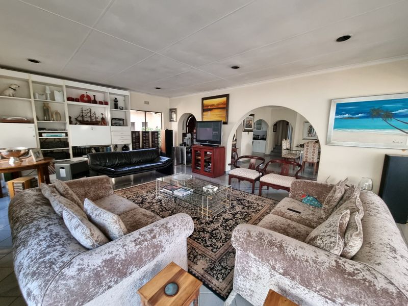 4 Bedroom, Fully Furnished House To Let - Photo 2