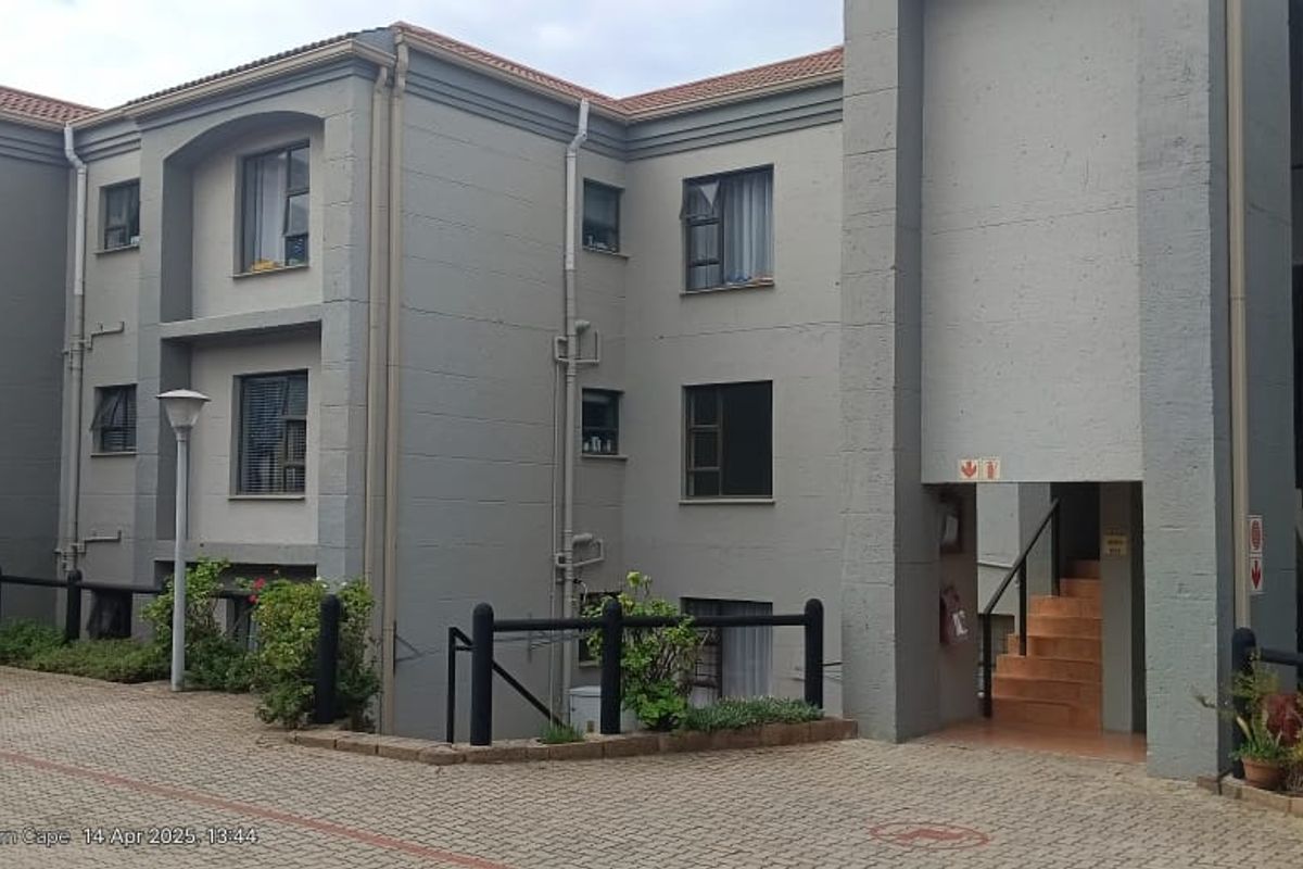 Exlcusive Sole Mandate: Modern 2-Bedroom Apartment in Hartenbos Central! - Photo 4