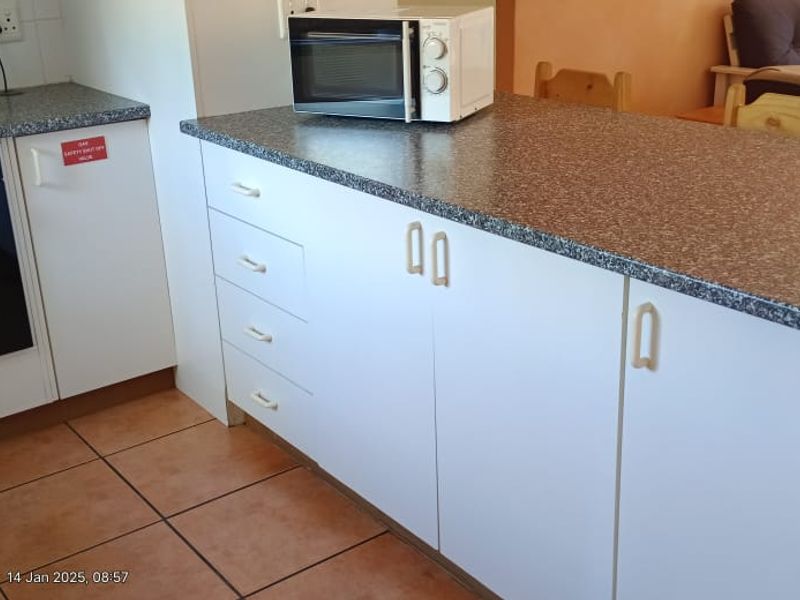 Exlcusive Sole Mandate: Modern 2-Bedroom Apartment in Hartenbos Central! - Photo 7