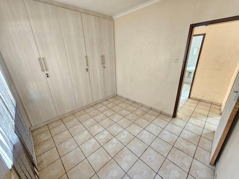 A lovely 3 Bedroom 1 Bathroom House for rent in Laudium - Photo 9