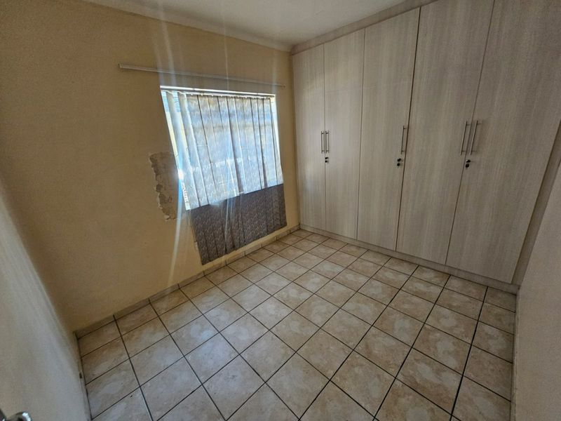 A lovely 3 Bedroom 1 Bathroom House for rent in Laudium - Photo 7