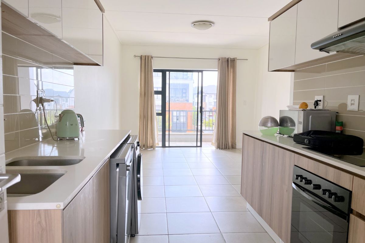 Calling all investors! Tenanted unit at The Reid Lifestyle Centre, 1 Bedroom 1 Bathroom Apartment, great security everything under one roof.  - Photo 3