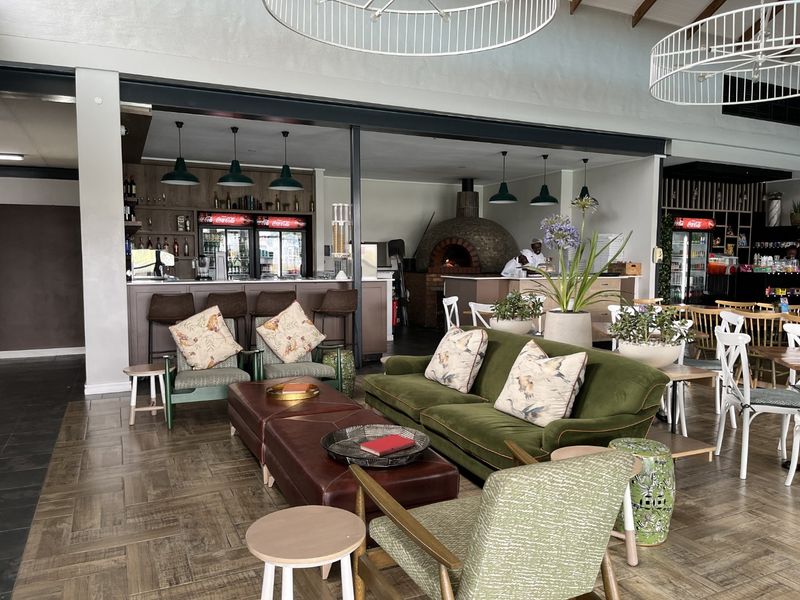 Calling all investors! Tenanted unit at The Reid Lifestyle Centre, 1 Bedroom 1 Bathroom Apartment, great security everything under one roof.  - Photo 10