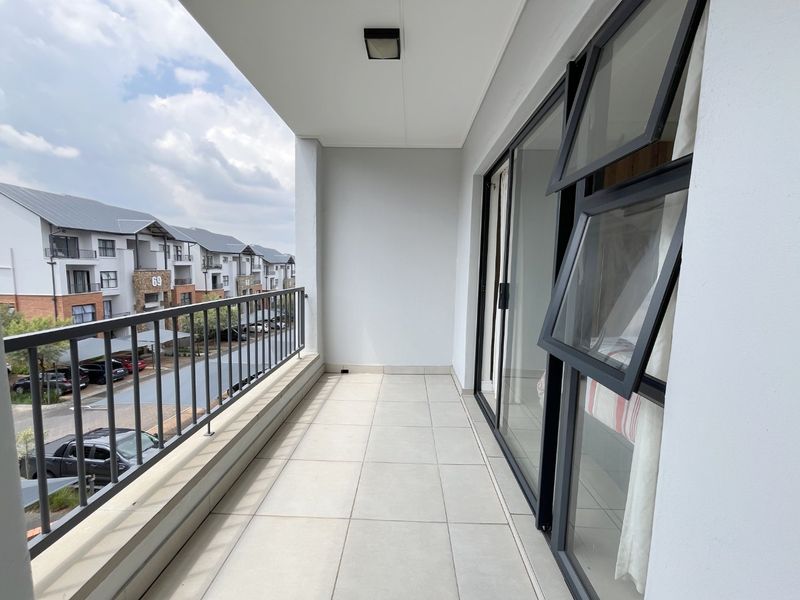 Calling all investors! Tenanted unit at The Reid Lifestyle Centre, 1 Bedroom 1 Bathroom Apartment, great security everything under one roof.  - Photo 7