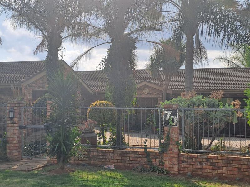 Facebook family home!  - Photo 2