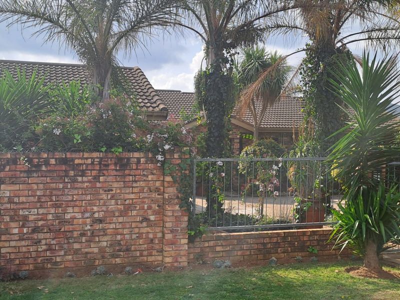 Facebook family home!  - Photo 4