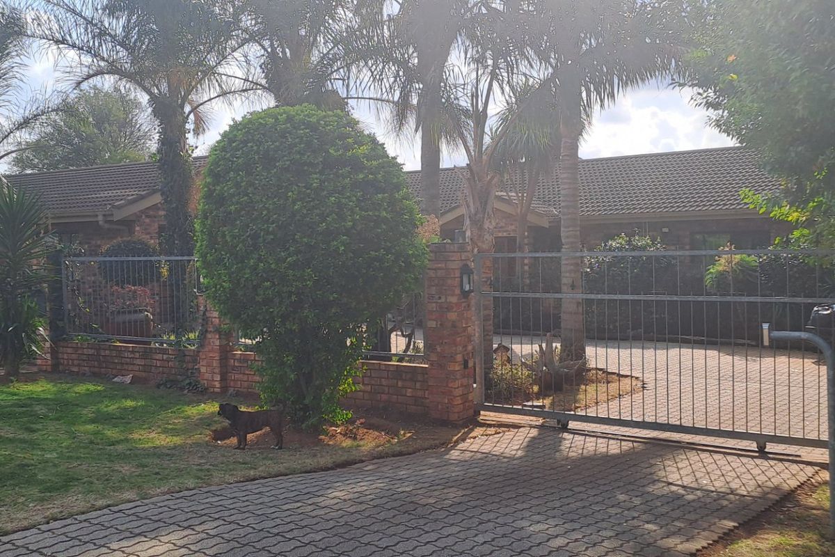 Facebook family home!  - Photo 3