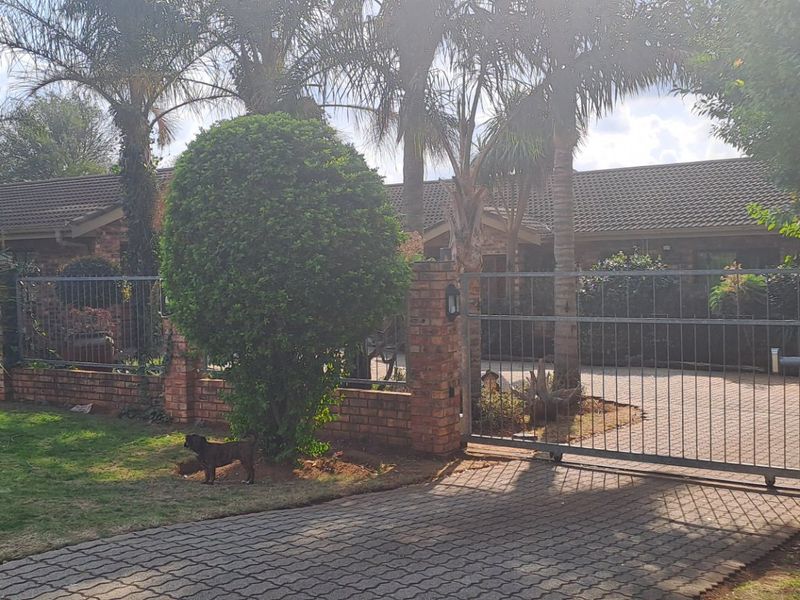 Facebook family home!  - Photo 3