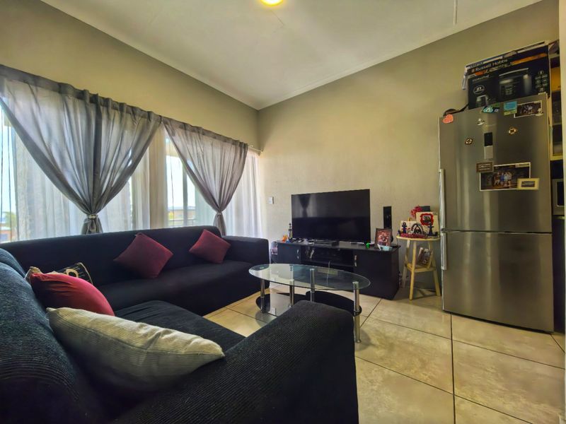 Urban Chic Living in the Heart of Glen Marais - Photo 5