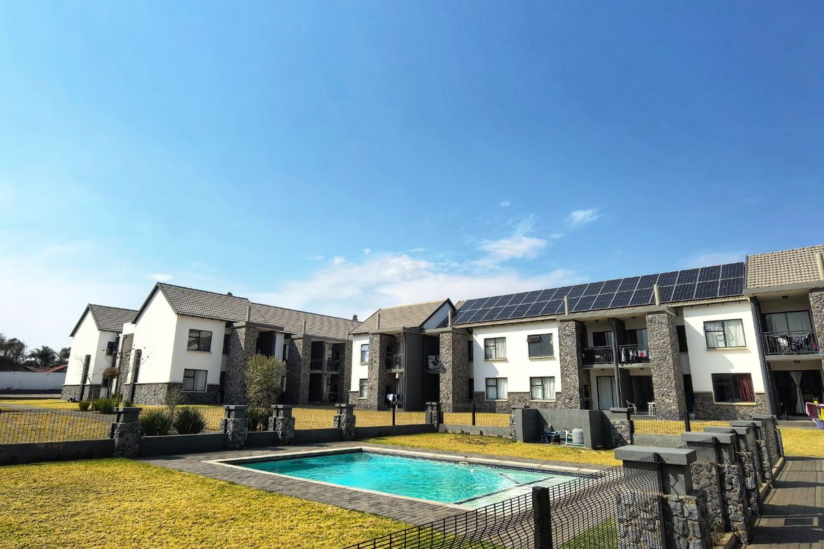 Urban Chic Living in the Heart of Glen Marais - Photo 2