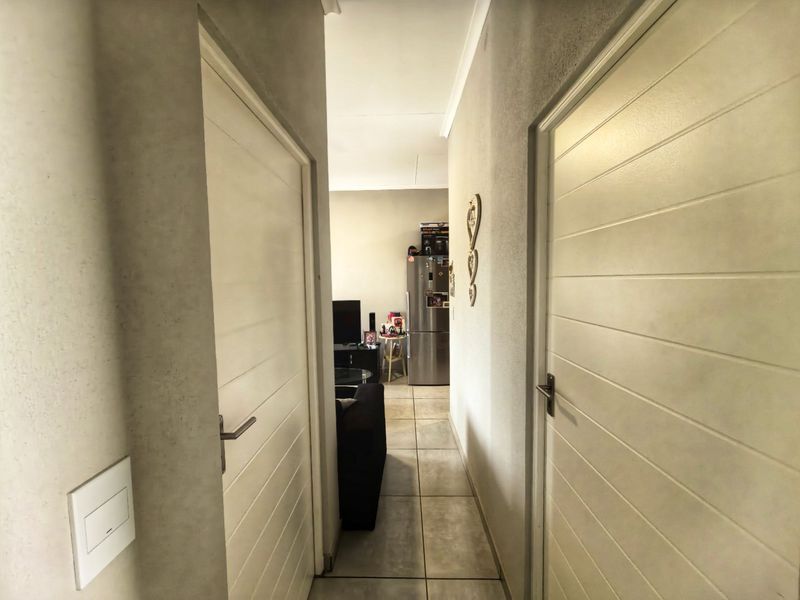 Urban Chic Living in the Heart of Glen Marais - Photo 6