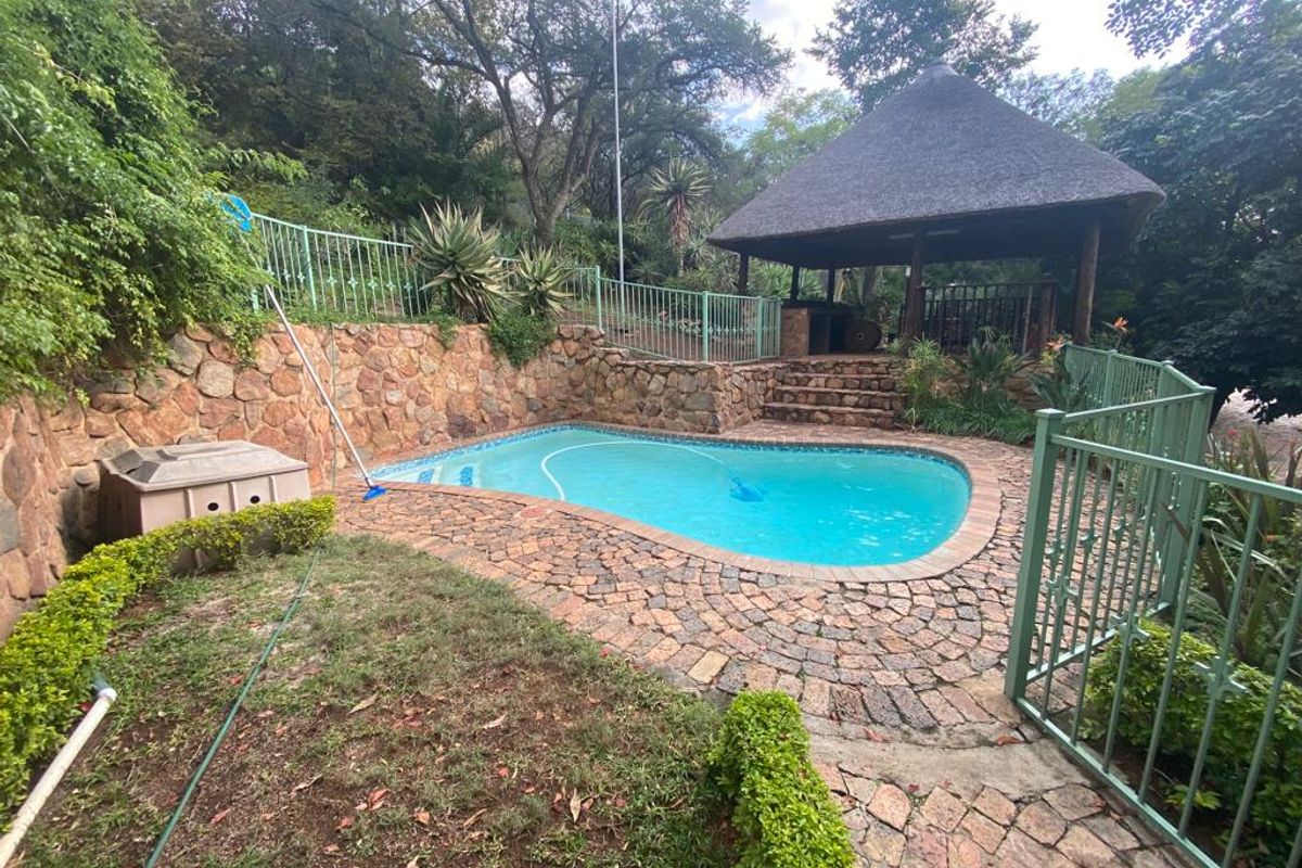 Majestic living next to the mountain. Have your own piece of nature. - Photo 5