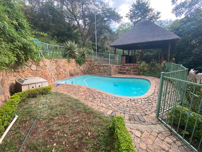 Majestic living next to the mountain. Have your own piece of nature. - Photo 5