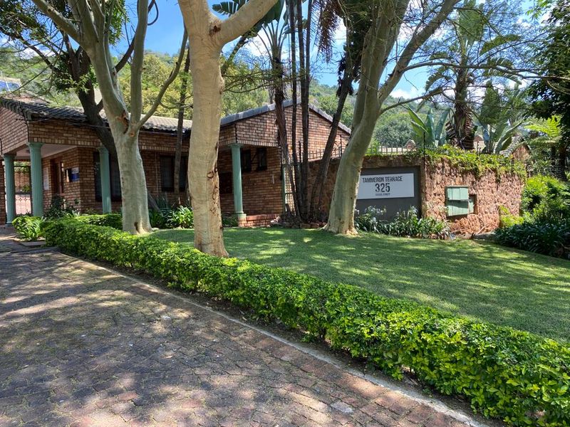 Majestic living next to the mountain. Have your own piece of nature. - Photo 2