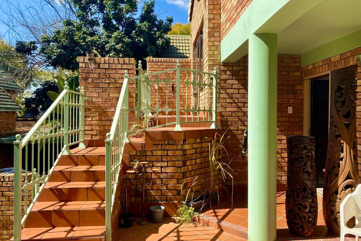 Majestic living next to the mountain. Have your own piece of nature. - Photo 3