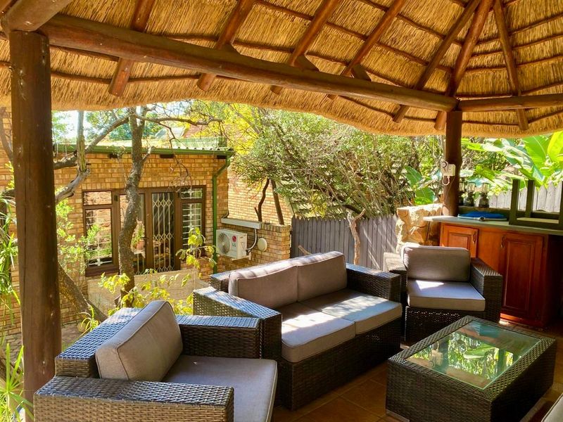 Majestic living next to the mountain. Have your own piece of nature. - Photo 9