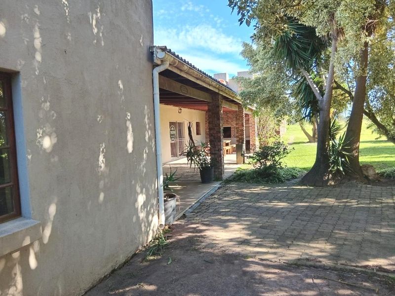 VERSATILE 8 Ha BUSINESS ZONED INVESTMENT WITH ESTABLISHED SPORTS AND LEISURE FACILITIES  - Photo 5