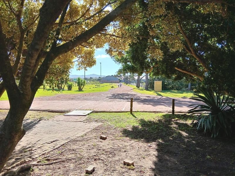 VERSATILE 8 Ha BUSINESS ZONED INVESTMENT WITH ESTABLISHED SPORTS AND LEISURE FACILITIES  - Photo 6