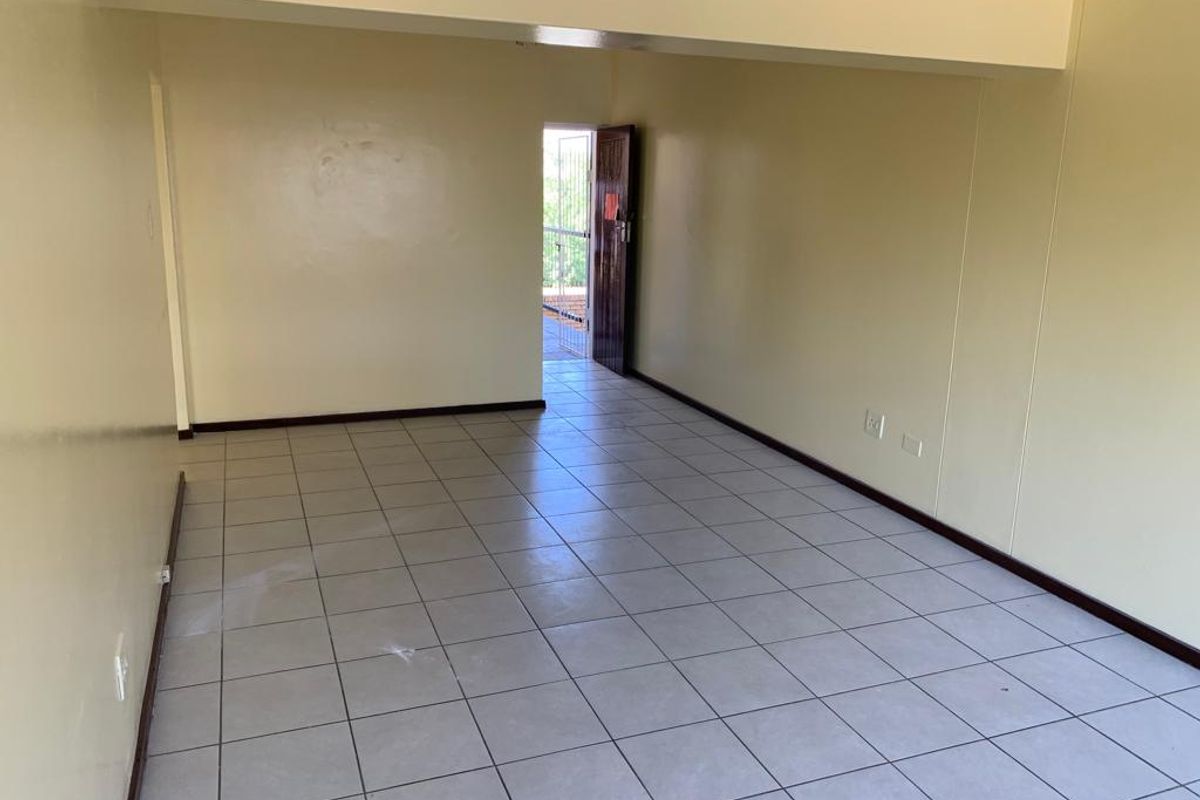 2 Bed Apartment in Pienaarsdorp for Sale - Photo 2
