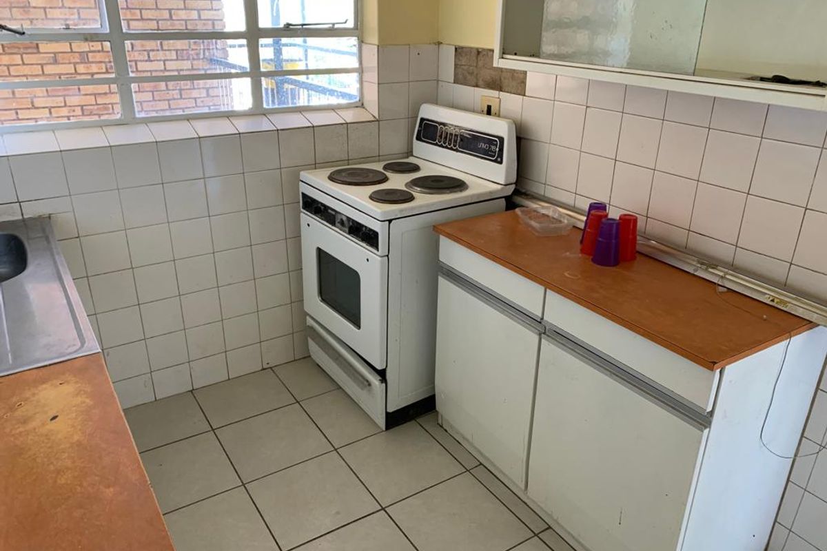2 Bed Apartment in Pienaarsdorp for Sale - Photo 3