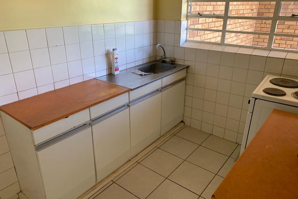 2 Bed Apartment in Pienaarsdorp for Sale - Photo 4