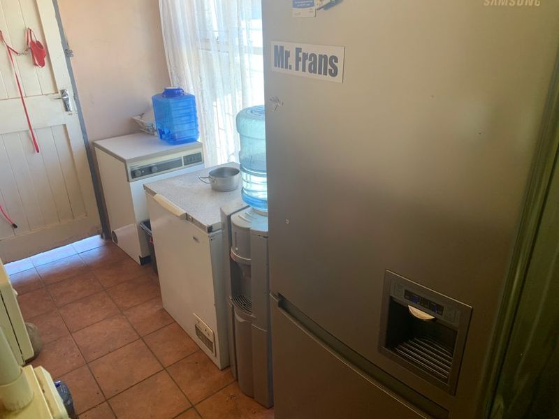 WELL LOCATED IN STILFONTEIN - Photo 4