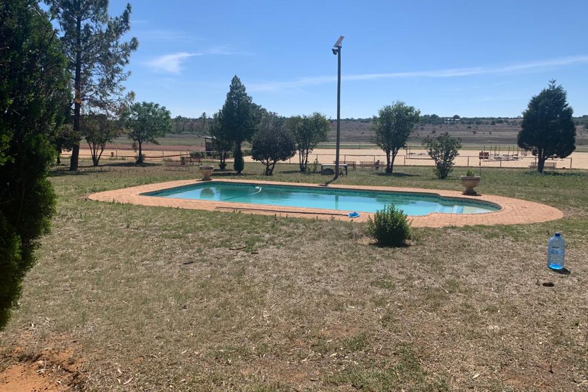 Stunning 22ha piece of land with houses on for sale just outside Klerksdorp!!!! - Photo 5