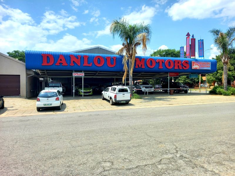 Large Commercial Property for SALE in Klerksdorp Central - Photo 3