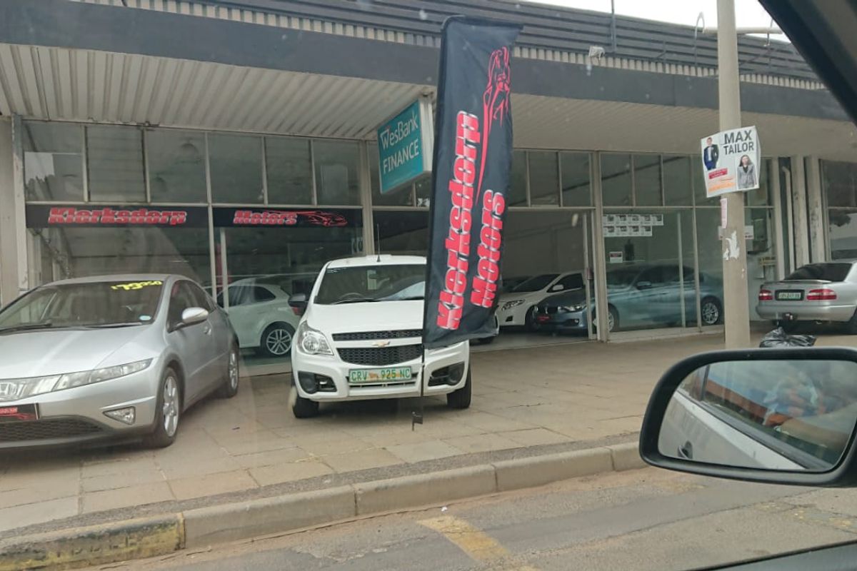 Large Commercial Property for SALE in Klerksdorp Central - Photo 5