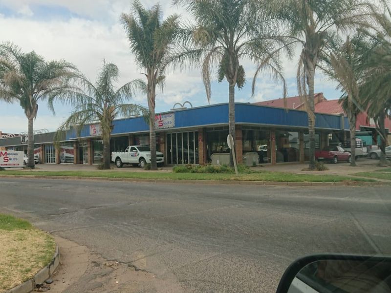 Large Commercial Property for SALE in Klerksdorp Central - Photo 2