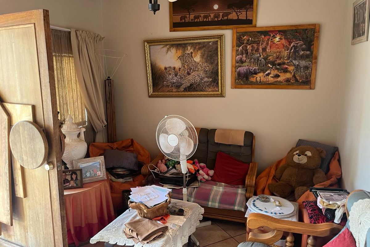 House for Sale! - Photo 4