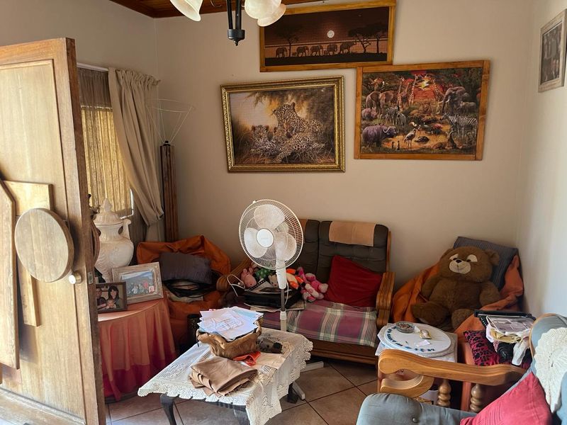 House for Sale! - Photo 4