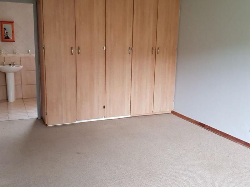 Welcome to your dream home in the heart of Flamwood!  - Photo 3