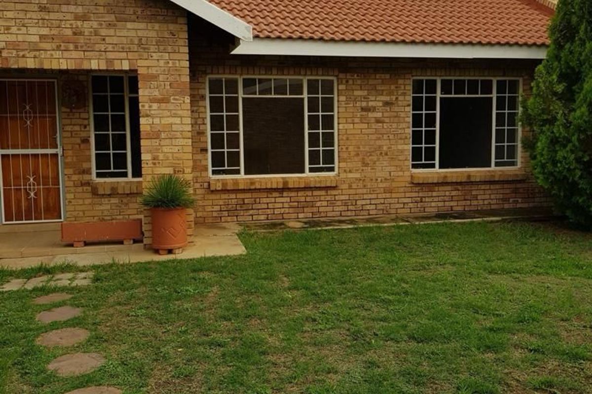 Welcome to your dream home in the heart of Flamwood!  - Photo 2