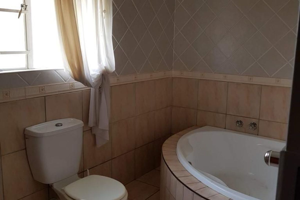 Welcome to your dream home in the heart of Flamwood!  - Photo 4