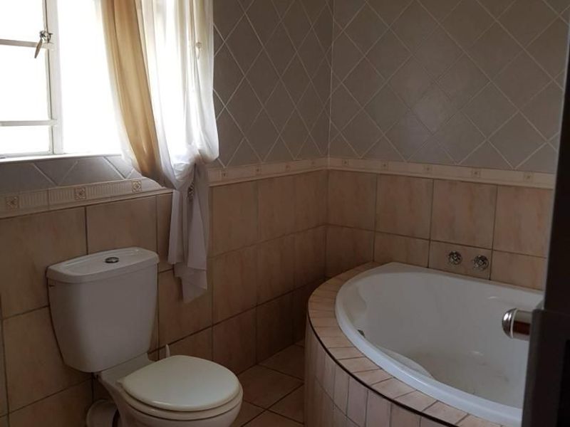 Welcome to your dream home in the heart of Flamwood!  - Photo 4