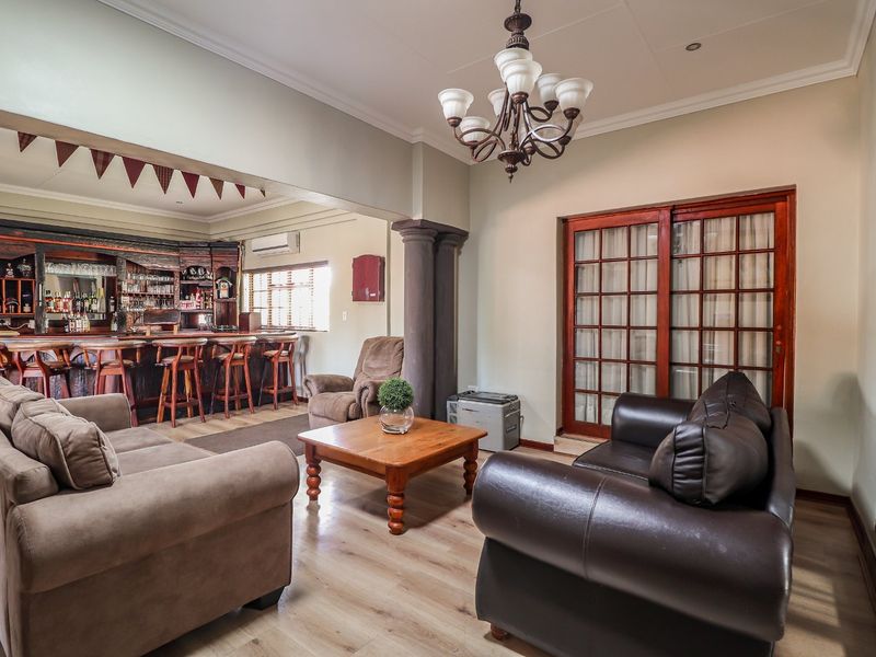 Welcome to luxury living in the prestigious Wilkoppies area - Photo 9