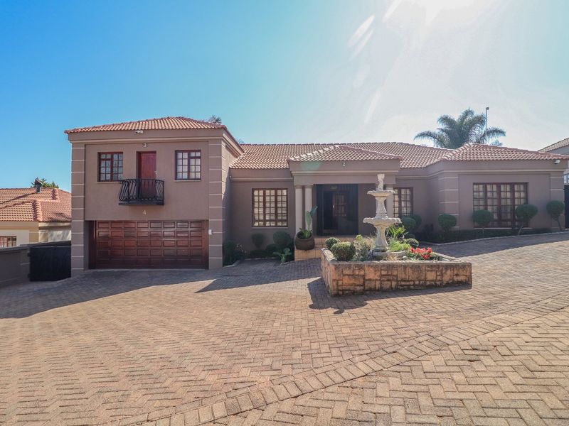 Welcome to luxury living in the prestigious Wilkoppies area - Photo 1
