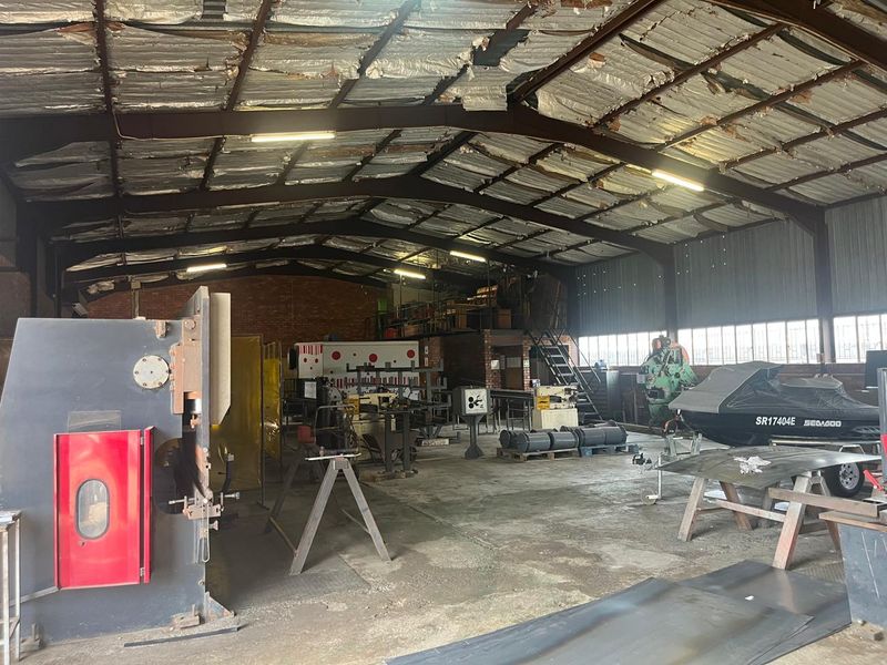 Prime Industrial Investment Opportunity in Uraniaville – 7494m2 Stand with High Rental Potential - Photo 3