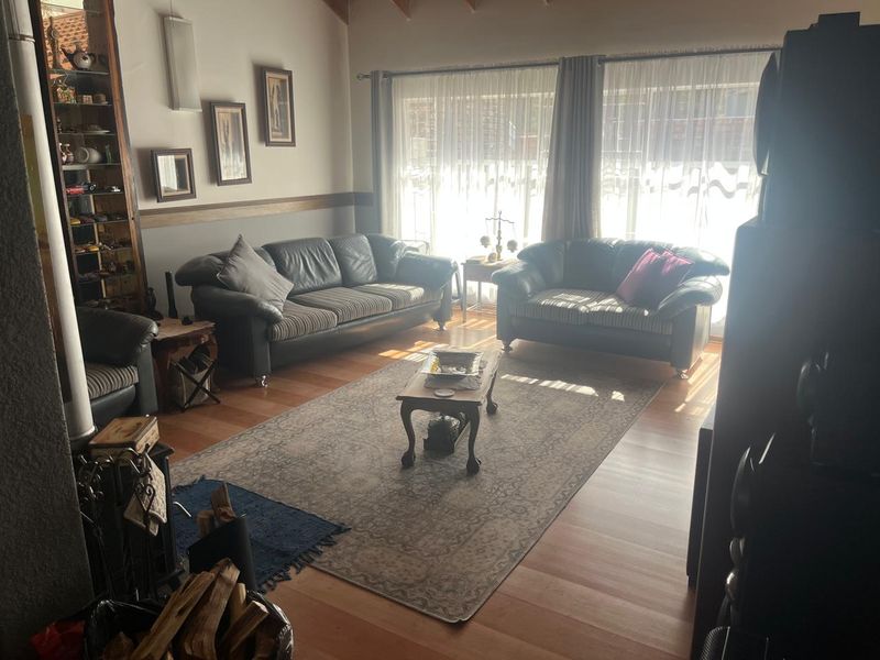 Spacious Family Living in Prime Wilkoppies Location! - Photo 4