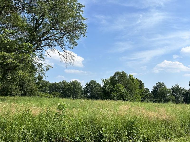 Looking for a truck stop or garage premises for sale? - Photo 2