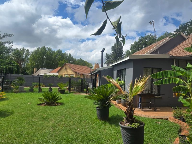 Starter Home with lots of potential.  - Photo 4