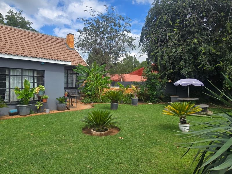 Starter Home with lots of potential.  - Photo 7