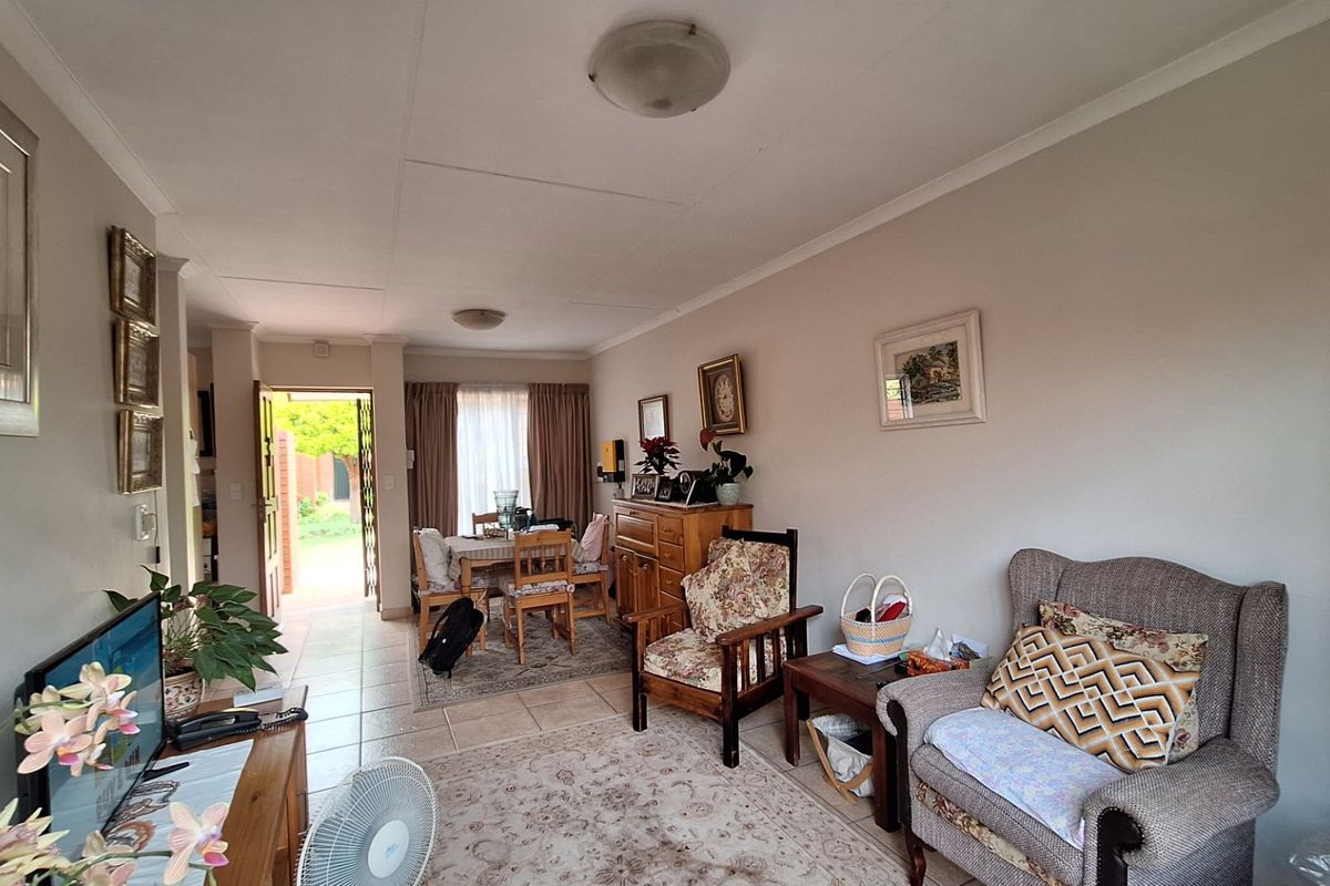 2 Bedroom 1 Bathroom Simplex Cluster Retirement village! - Photo 3