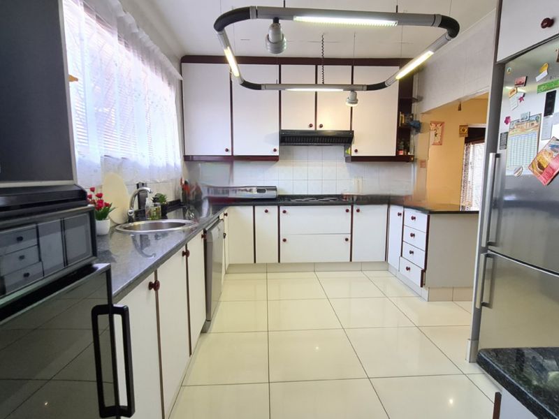 Beautiful Face Brick Home for Sale in Laudium - Photo 10