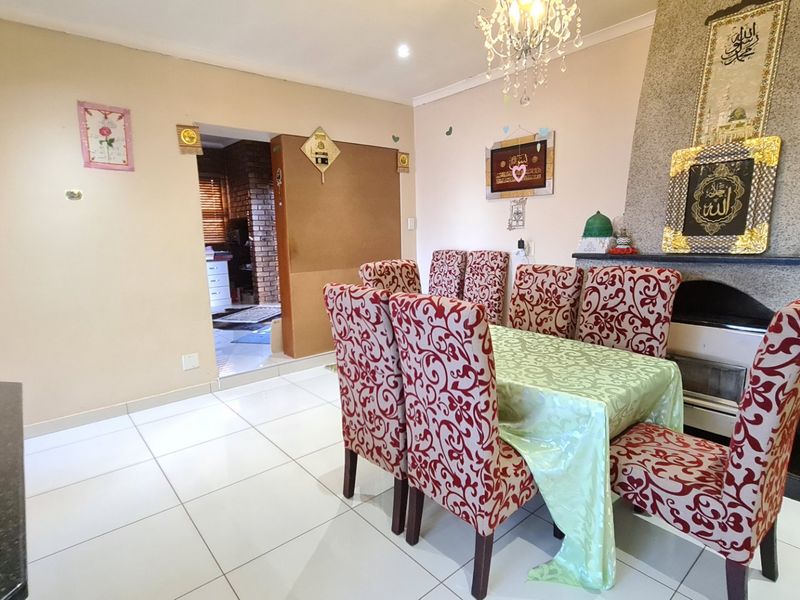 Beautiful Face Brick Home for Sale in Laudium - Photo 8