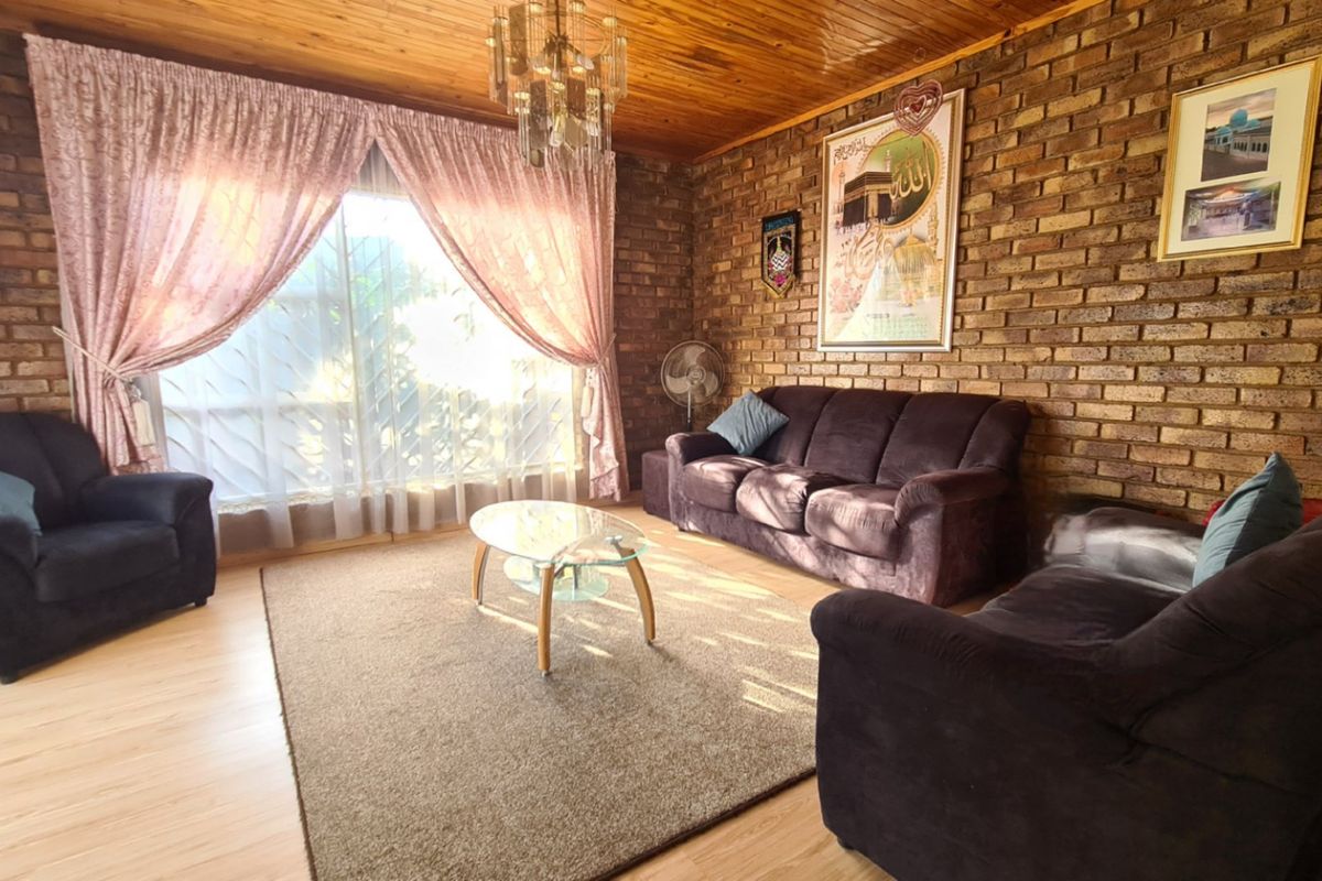 Beautiful Face Brick Home for Sale in Laudium - Photo 5